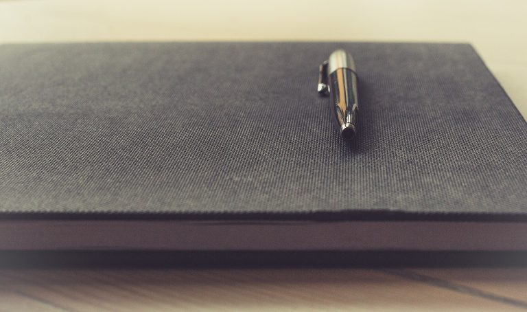 Comment trouver le nom de domaine parfait pour votre entreprise (méthode et exemples)