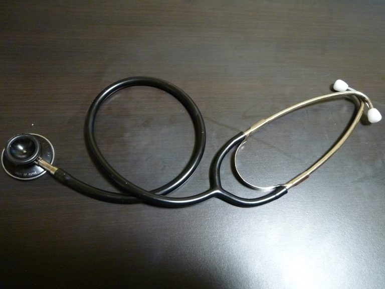 Site web pour clinique, pharmacie ou cabinet médical en RDC : le guide complet